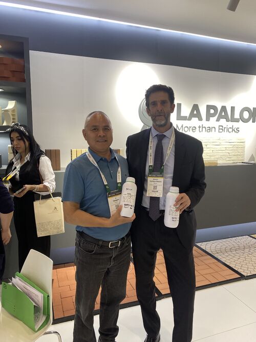 Berita perusahaan terbaru tentang [Big 5 Construct Dubai Exhibition] WAYEN water-based paints attract enthusiastic attention in the Middle East